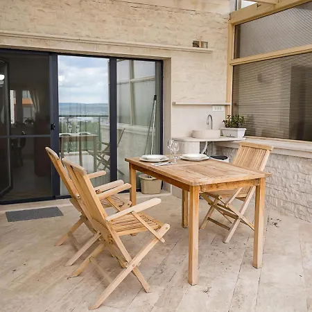 Apartment Stylish Flat With Balcony & Views - Briz, By Flat Mаnаger Warna